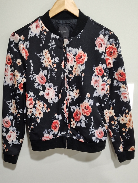 Zara Jackets & Blazers - Zara Trafaluc Black Floral Bomber Jacket with Pink & Coral Roses, Size Small